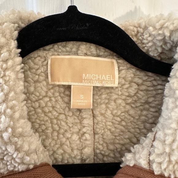MICHAEL Michael Kors Tan Sherpa-Lined Vest - Picture 3 of 6